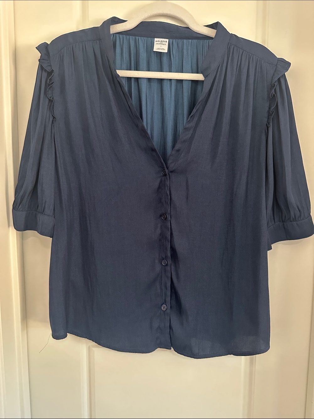 Melrose and Market Navy Blue V-Neck Button-Front Blouse